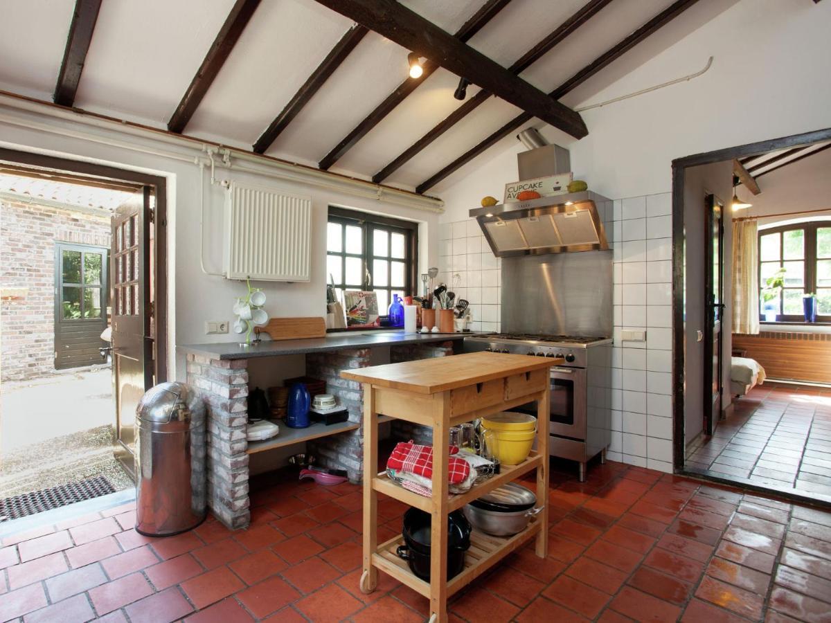 Magnificent Farmhouse In Sint Joost Экстерьер фото
