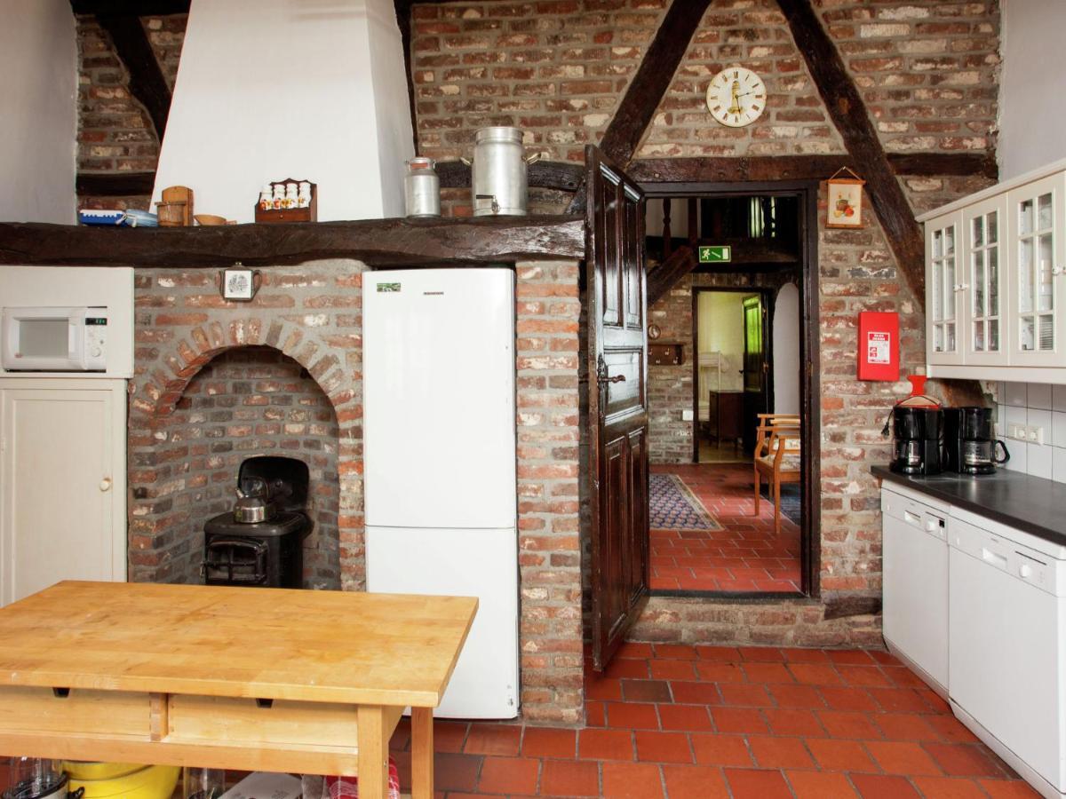 Magnificent Farmhouse In Sint Joost Экстерьер фото